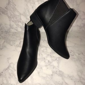 ***BRAND NEW*** Old Navy Pointed Toe Boots